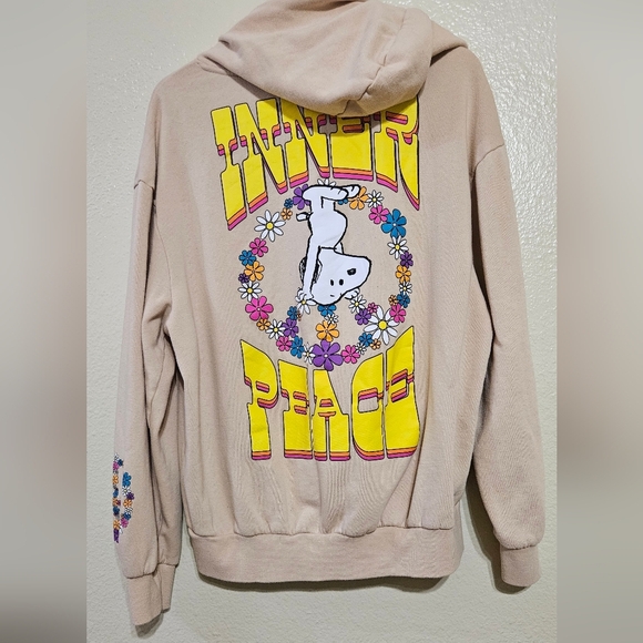 Peanuts Tan Boxy Graphic Sweatshirt - Picture 11 of 14